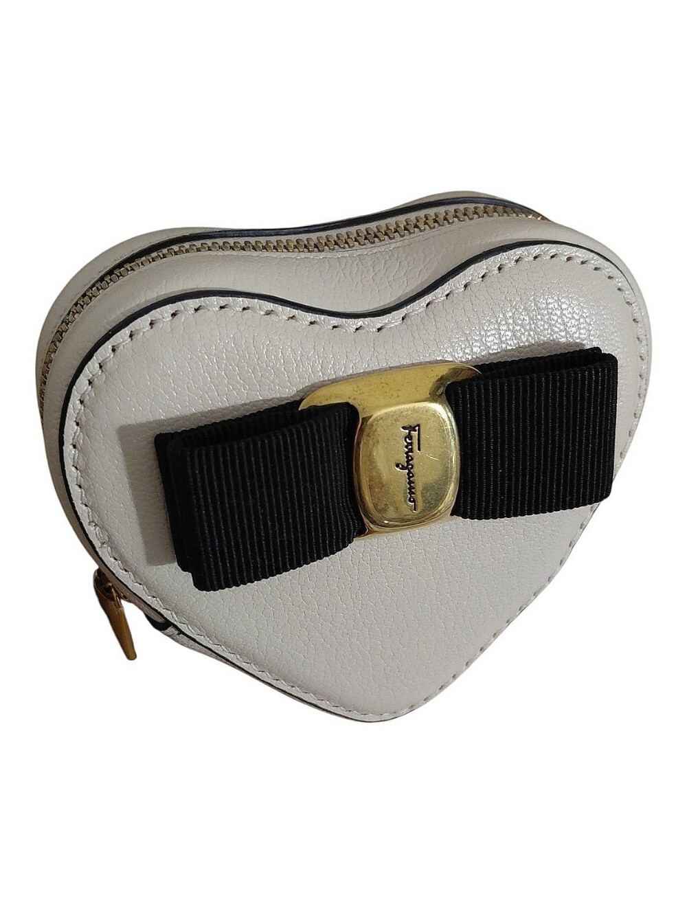 Salvatore Ferragamo Vara Bow Leather Heart Coin Purse